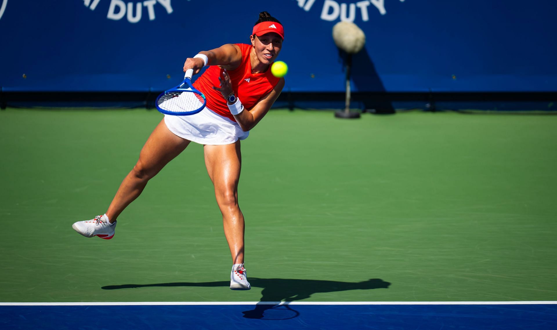Jessica Pegula in action at the 2025 Dubai Tennis Championships (Source: Getty)